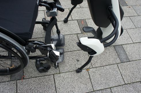 トヨタ 歩行領域EV（車いす連結タイプ）