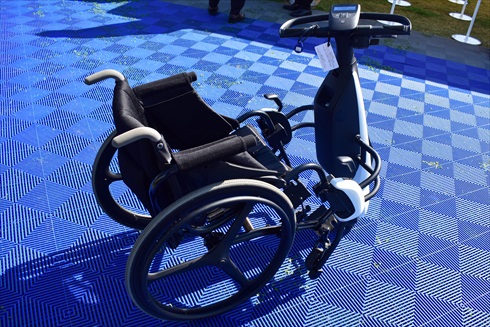 トヨタ 歩行領域EV（車いす連結タイプ）
