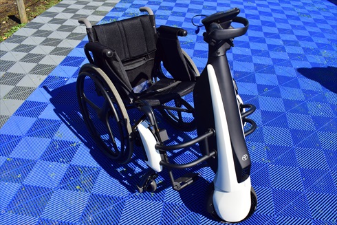 トヨタ 歩行領域EV（車いす連結タイプ）