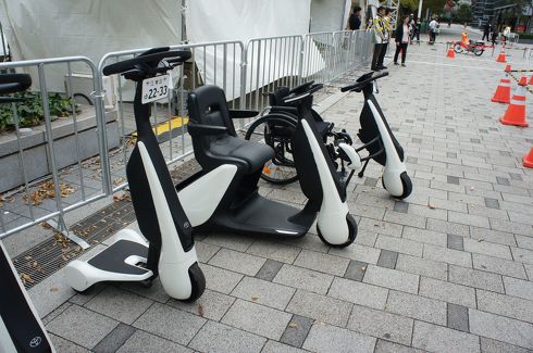 トヨタ 歩行領域EV（立ち乗りタイプ）