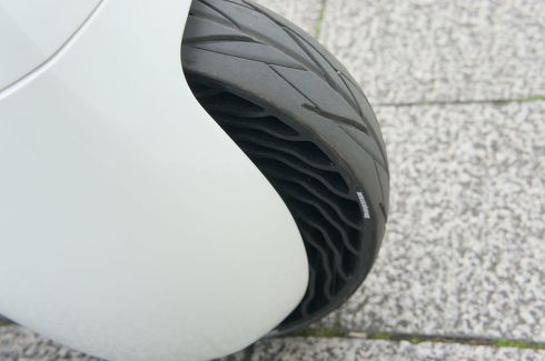 トヨタ 歩行領域EV（立ち乗りタイプ）