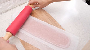 ローラーで伸ばす