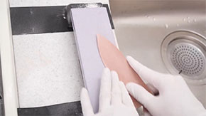 細かい砥石で研ぐところ