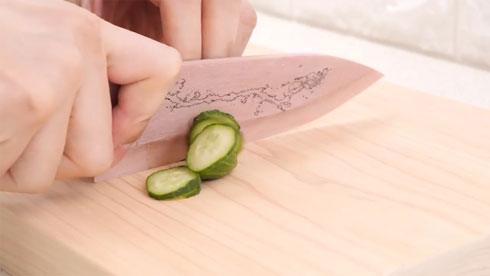きゅうりを切るところ