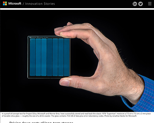 マイクロソフト、映画「スーパーマン」をガラス片へ保存成功　世紀を超えて保管できる耐久性