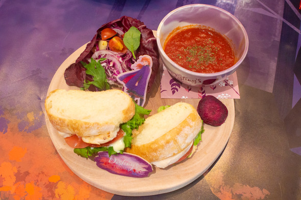 「アナと雪の女王2」OH MY CAFE