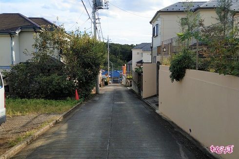 舗装がコンクリートに変わります