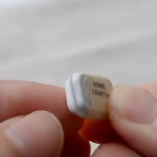 ミニチュア弁当箱の側面