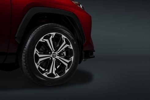 トヨタ「RAV4 Prime」