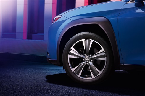 レクサス「UX300e」