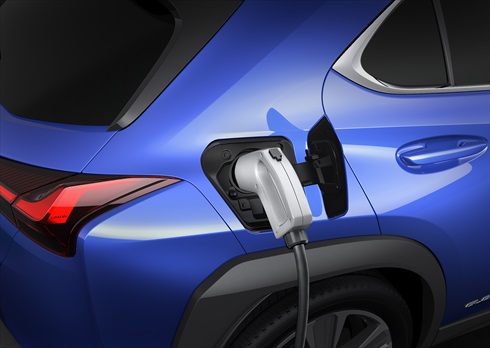 レクサス「UX300e」