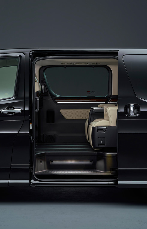 トヨタ グランエース ハイエース