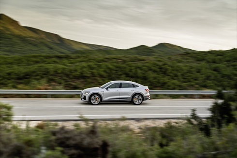 アウディ「e-tron Sportback」