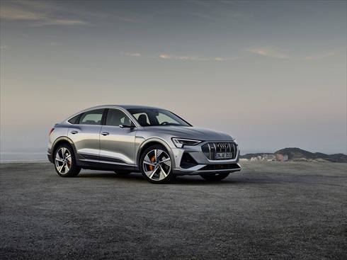 アウディ「e-tron Sportback」