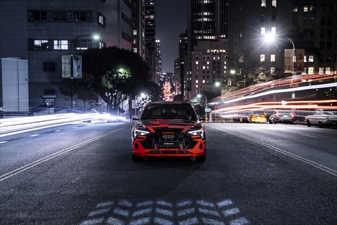 アウディ「e-tron Sportback」