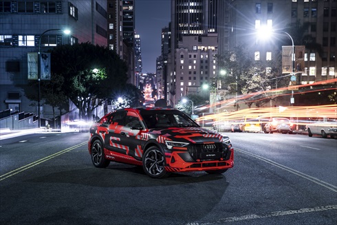 アウディ「e-tron Sportback」