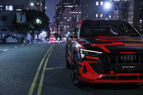 アウディ「e-tron Sportback」