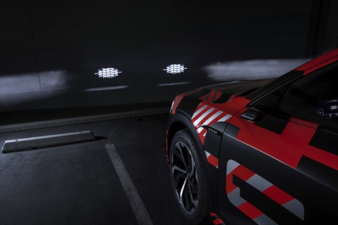 アウディ「e-tron Sportback」