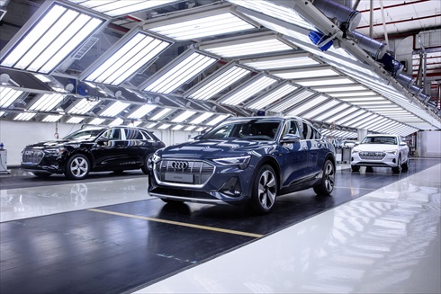 アウディ「e-tron Sportback」