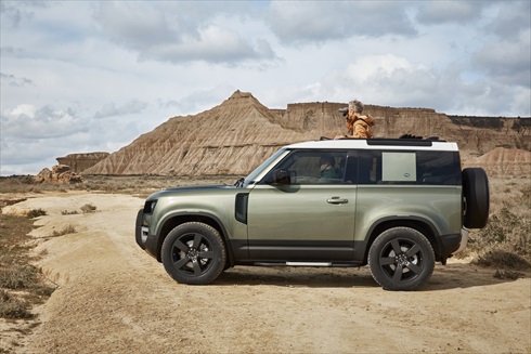 ランドローバー「ディフェンダー」