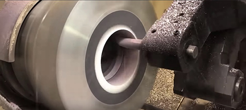 元NASA技術者YouTuber　確実にストライクを出すボウリング玉を開発してしまう