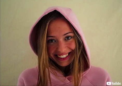 娘の20歳までの成長を捉えた映像