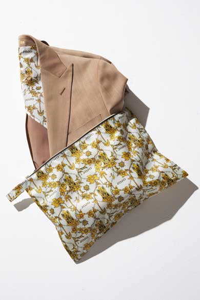 バンダイ ジョジョの奇妙な冒険 黄金の風 ビジネススーツ ジョルノ ブチャラティ モデル ジャケット パンツ