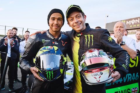 F1 ルイス・ハミルトン MotoGP バレンティーノ・ロッシ マシン交換