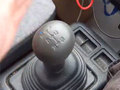 「やるやるw」「オレ左右2回派！」　MT車乗りが無意識にやる「ある儀式」が話題に　これは何？