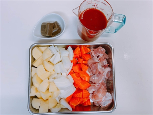 カレーライス 野菜ジュース