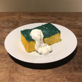 スポンジケーキ