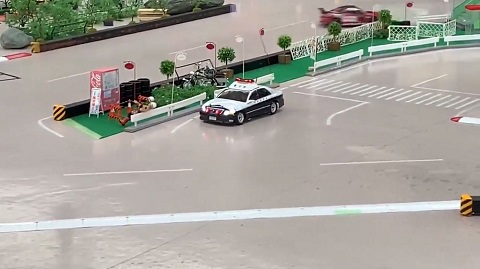 パトカー ドリフト 暴走 警察24時 ラジコン RC