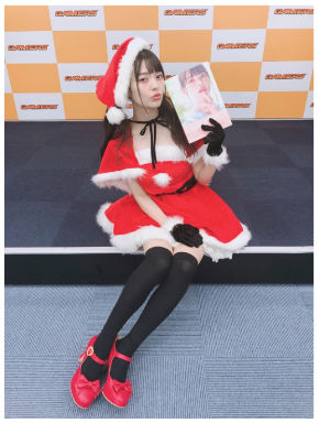 上坂すみれ 声優 コスプレ インスタ ブログ サンタクロース クリスマスイブ ロシア