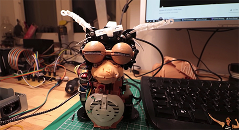 YouTuberが「ファービー」を魔改造　命令に背けない仕様にされてしまう