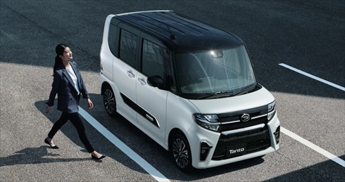 ダイハツ「タントカスタム」