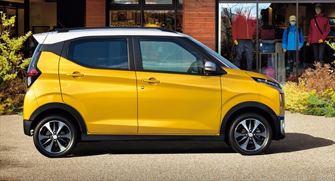 三菱自動車「eKクロス」