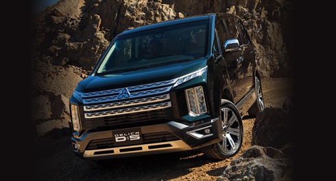 三菱自動車「デリカ D:5」