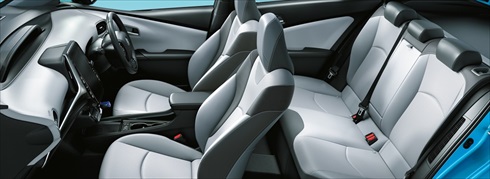 トヨタ「プリウスPHV」