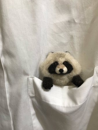 たぬきブローチポケット入れ