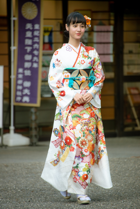 エイベックス 飯豊まりえ 山谷花純 浅川梨奈 大幡しえり Niki 江野沢愛美 日比美思 大原優乃 古田愛理 今泉佑唯 生見愛瑠 前島亜美 小室安未