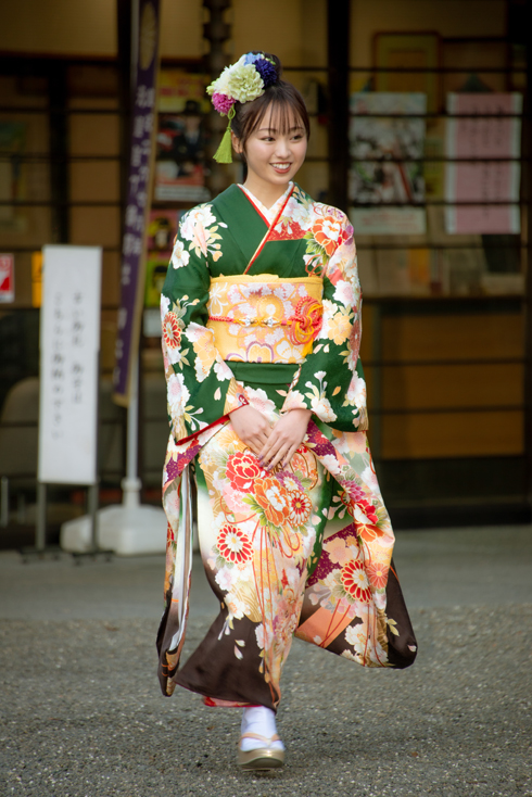 エイベックス 飯豊まりえ 山谷花純 浅川梨奈 大幡しえり Niki 江野沢愛美 日比美思 大原優乃 古田愛理 今泉佑唯 生見愛瑠 前島亜美 小室安未