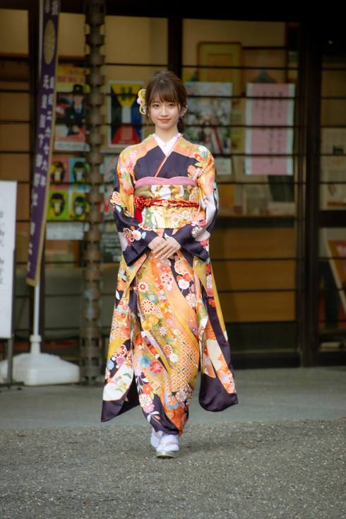 エイベックス 飯豊まりえ 山谷花純 浅川梨奈 大幡しえり Niki 江野沢愛美 日比美思 大原優乃 古田愛理 今泉佑唯 生見愛瑠 前島亜美 小室安未