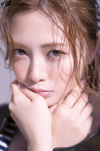 白石麻衣 ar 卒業 表紙 美肌