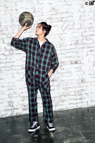 白石麻衣 ar 卒業 表紙 美肌 長妻怜央