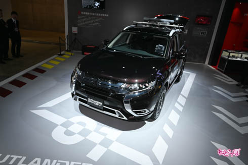 オートサロン 特務機関NERV 三菱