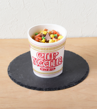 カップヌードルのケーキ
