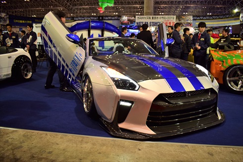 フェアレディZをベースにGT-R仕様のオープンカーになった「NATS R35 RoadStar」