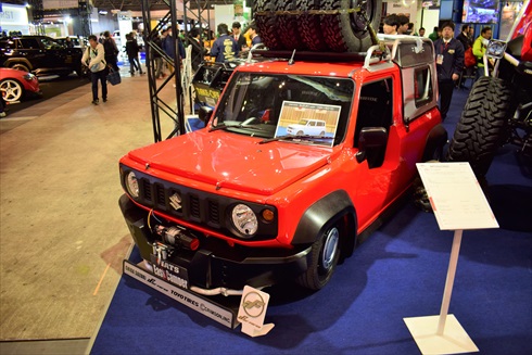 ベースはラパンです