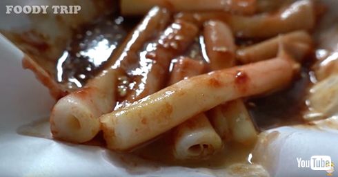 アジアの屋台料理の調理シーンを流すだけのYouTuberが素朴すぎて癒やされる