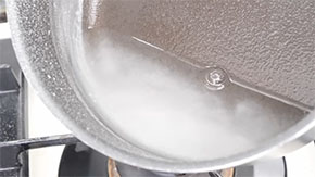 白い物質が残ったところ